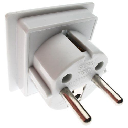 Adaptateur prise courant Europe à UK avec 2 broches rondes femelle type C à BS1363 prise mâle fixé
