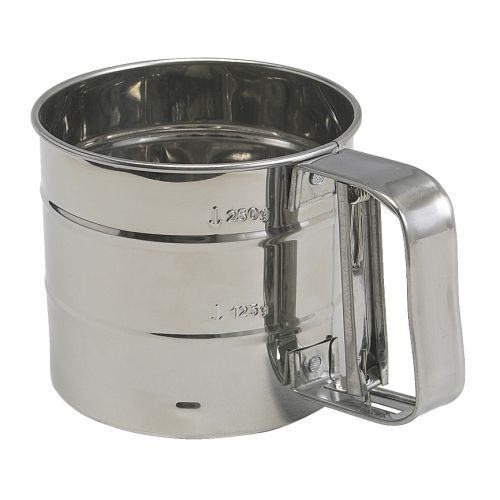 Setaccio Dosatore Per Farina E Zucchero A Velo In Lamiera Stagnata A Molla moc