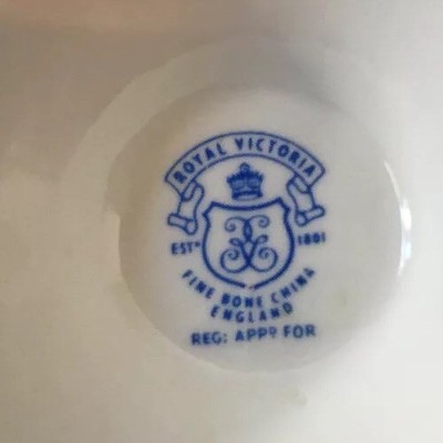 Royal Victoria Dessert Bowl Compote Pedestal Fine Bone China England Gold Trim