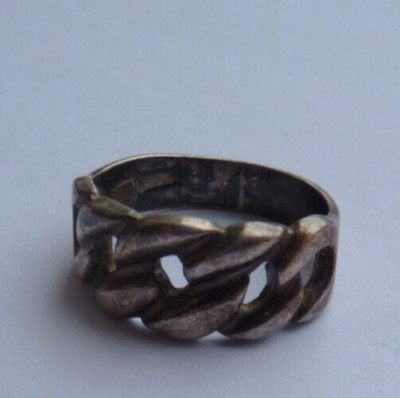 belle bague à motif de corde tressée ajouré en argent, trés originale!!!