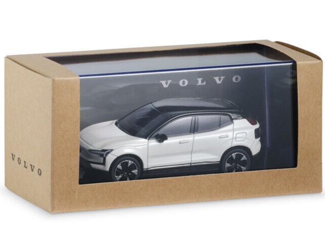 Miniatura Volvo XC40 2018 1:43 Crystal White - YouTube