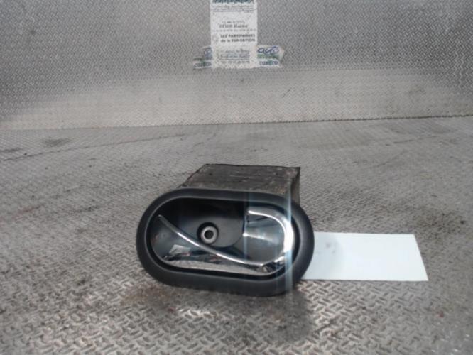 Poignee Interieur Avant Droit Dacia Dokker Phase 1 806068777r