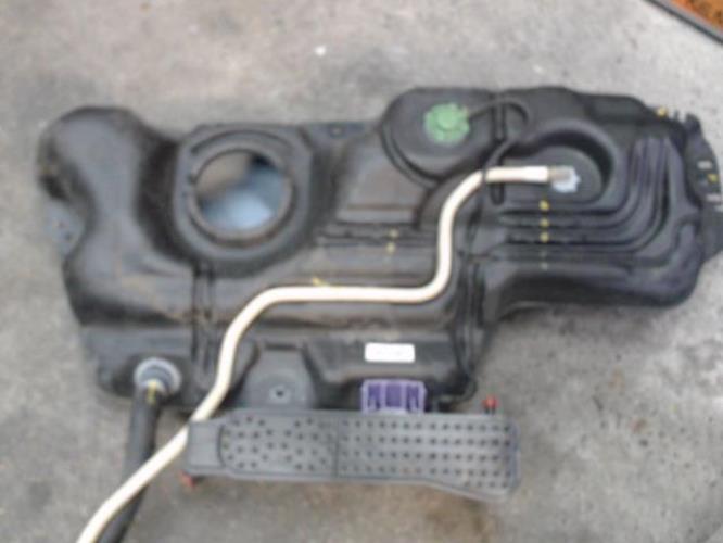 Reservoir Essence Opel Corsa F 9826627080