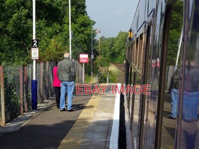 PHOTO  WAITING FOR A SOUTHBOUND TRAIN AT BARRHILL BARHILL IS A CROSSING POINT ON