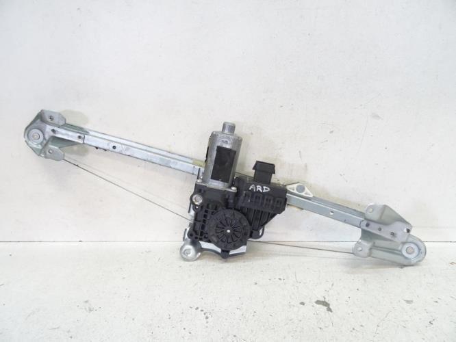 Leve Vitre Electrique Arriere Droit Opel Zafira B Phase 2 13132232