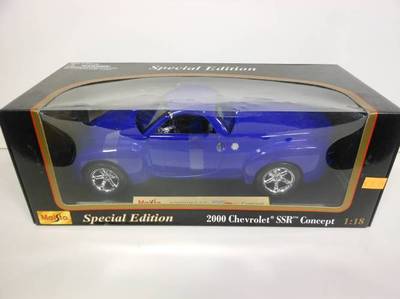 2000 Chevrolet SSR Concept Car Blue 1:36 Maisto Diecast Toy