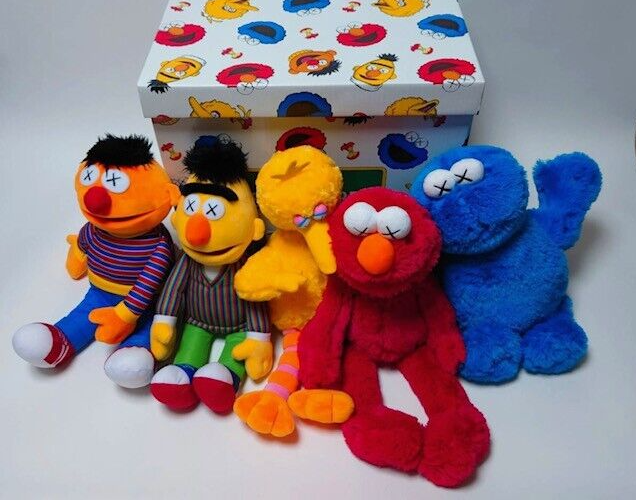 KAWS x Uniqlo Sesame Street plush Doll complete set Used no KAWS x Uniqlo Sesame Street plush Doll complete set Used no