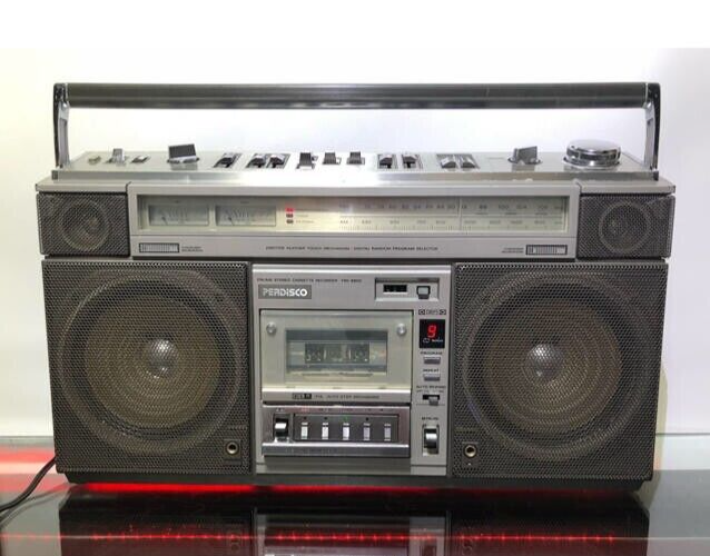 Vintage 1980 HITACHI TRK-8800 PERDISCO FM/AM Radio Cassette