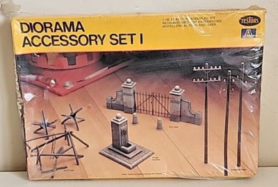 Testors Italeri Diorama Accessory Set I Kit # 881 Factory Sealed Dented Box 1:35