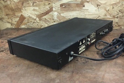 Vintage Pioneer TX-960 FM/AM Digital Synthesizer Tuner Tested & Working