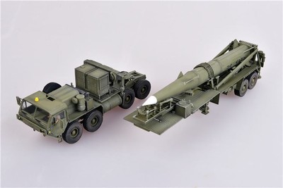 MODELCOLLECT 1/72 AS72110 M983 HEMTT & Erector Launcher and Pershing II Missle