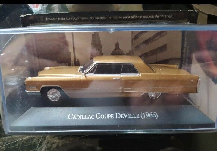 '81 Cadillac Coupe DeVille ダイキャストモデル 1:18 Road Signature Leather Series- 1949 Cadillac Coupe