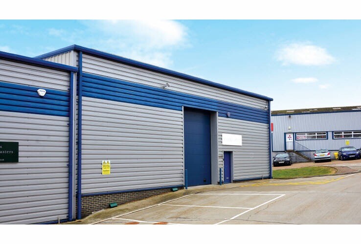 3,000 sq ft Warehouse and Offices to Rent 1 mile from M20 Ashford in