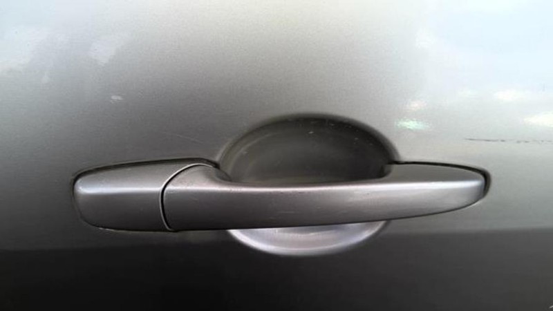 Poignee Porte Laterale Gauche Mazda 5 1 C23572330c02