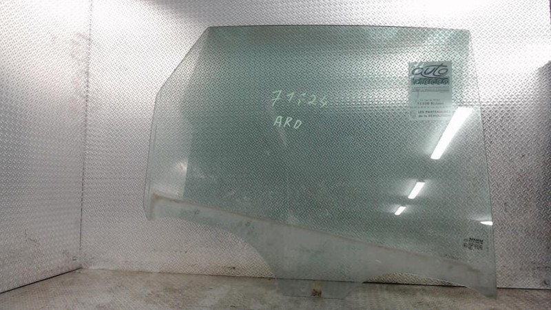 Vitre Arriere Droit Renault Scenic Ii Phase 1 8200120610