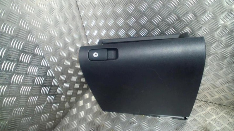 Boite A Gants Volkswagen Golf Plus Phase 2 5m1857101h