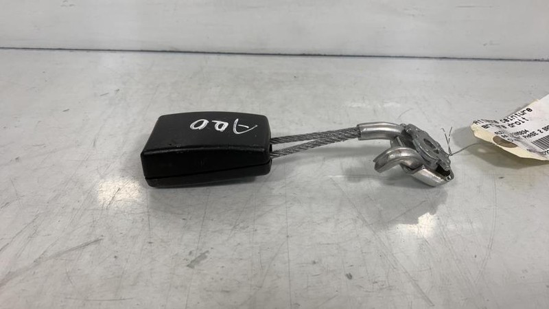 Attache Ceinture Arriere Droit Audi A4 2 Avant Phase 2 Break 8e085774001c