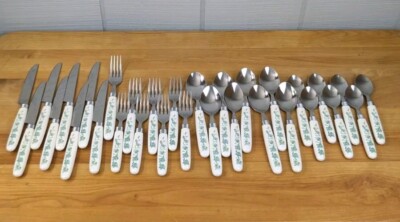 Corelle Flatware 31 Piece Set Stainless CALLAWAY GREEN IVY Knives Forks Spoons