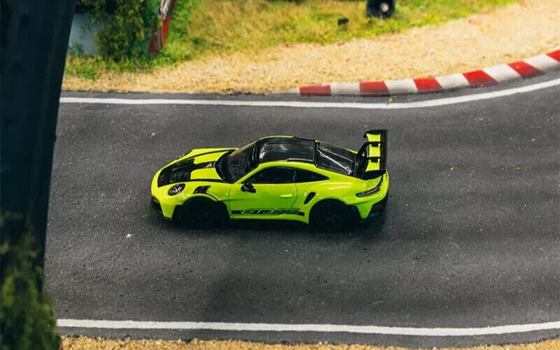 MINICHAMPS Porsche 911 RS グリーン Minichamps 1:64 Porsche 911 GT3 RS green built in 2006