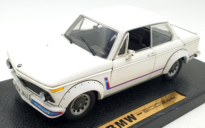 BMW - BMW純正 1/18 BMW 2002 Turbo Chrome Edition BMW 2002 Turbo | 1:18 Scale Diecast Model Car | Kyosho