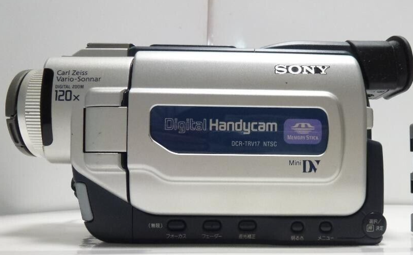 Amazon | SONY ソニー DCR-TRV17K デジタルビデオカメラレコーダー ハンディカム ミニDV | ビデオカメラ 通販