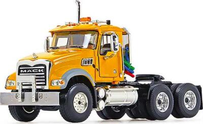 ミニカー 1st gear MACK GRANITE WITH 28 TRAIT First Gear FIR10-4244 1-34 Scale Mack Granite MP Engine