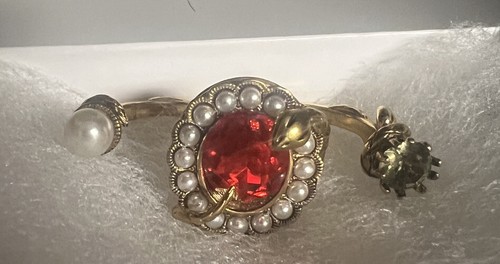 【関税込み】Skl & Pearl Ring - Alexander McQueen - l - M McQueen Goldtone, Faux Pearl & Swarovski Crystal Skull Ring