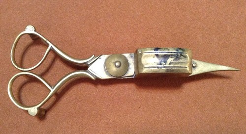 ANTIQUE SOLID BRASS SCISSOR LIKE CANDLE SNUFFER WITH SOLID BRASS TRAY