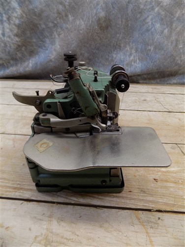 Merrow Machine Style MG-2DNR-1 Industrial Purl Edge Sewing Machine Vintage b