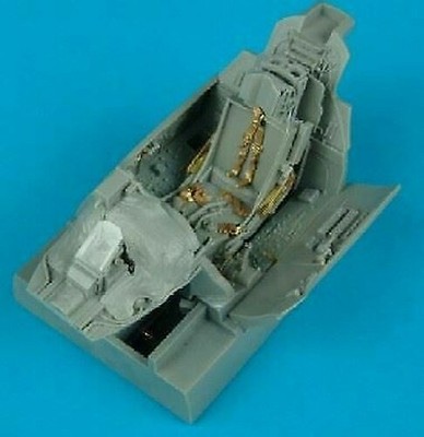 AIRES HOBBY 1/32 F105D COCKPIT SET FOR TSM 2045