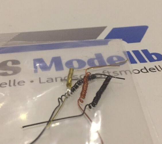 H0 0767 Kabelsatz FÃ¼R Zugmaschinen, 2xschwarz,1xgelb,1xrot