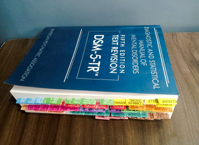 Diagnostic and Statistical Manual of Mental Disorders DSM-5-TR with DSM 5TR Tab.