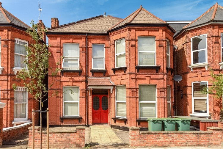 Studio flat in Manstone Road, Kilburn in Cricklewood, London Gumtree