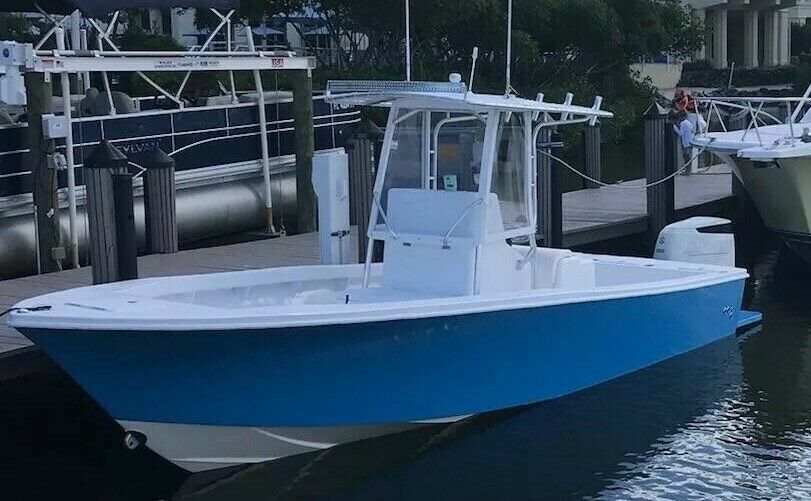 23 Seacraft Boat & 2018 300 Suzuki Outboard w/Trailer