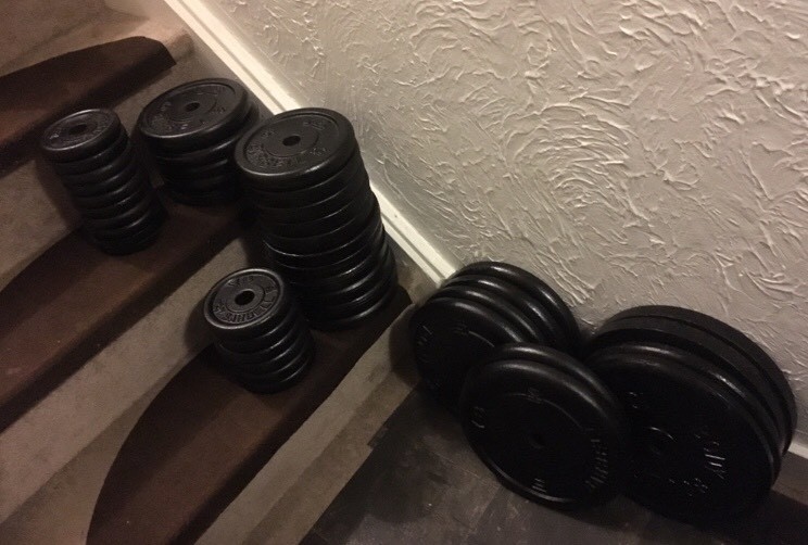 Metal weights set plus bars in Luton, Bedfordshire Gumtree
