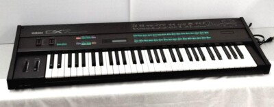 Yamaha DX7 Digital Programmable Algorithm Synthesizer Keyboard Used Black