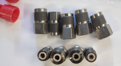 Waters HPLC Inlet / Outlet Check Valve set, 4 with Check valves 5 empty housings