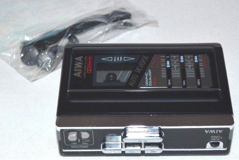 Vintage Walkman AIWA Portable Cassette Tape Player AM FM Tuner In Box HS-T50