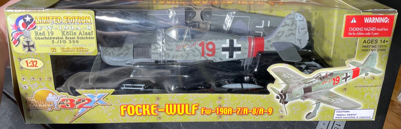 21st Century Toys Focke-Wulf FW-190A-7/A-8/A-9 Red 19 1/32 21st Century Toys Focke-Wulf FW-190A-7/A-8/A-9 Red 19 1/32