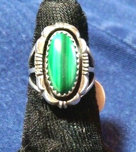 Navajo Ring Sz 5 Green Malachite Silver Collectible Vintage
