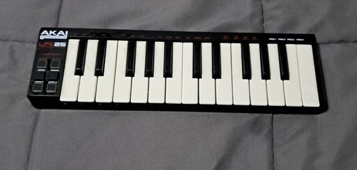 AKAI Professional LPK25 USB MIDI Laptop Keyboard  PARTS OR REPAIR