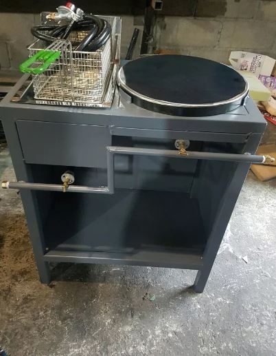 Comertial Grade Natural Gas Single Crepe and Fryers Vintage Machine with table