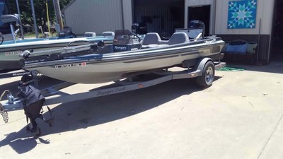 Ranger 340V Bass Boat