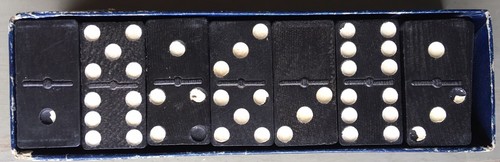 Vintage Box of USA 'Statue of Liberty'  Dominoes - The Embossing Company