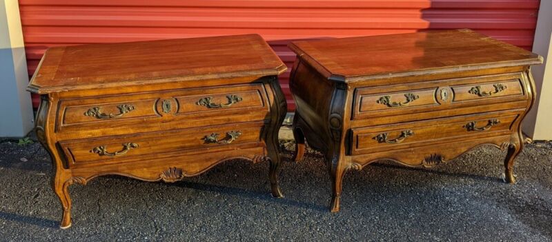(2) Vintage French Style Bombay Bombe Nightstands Drexel Heritage Commode Chest