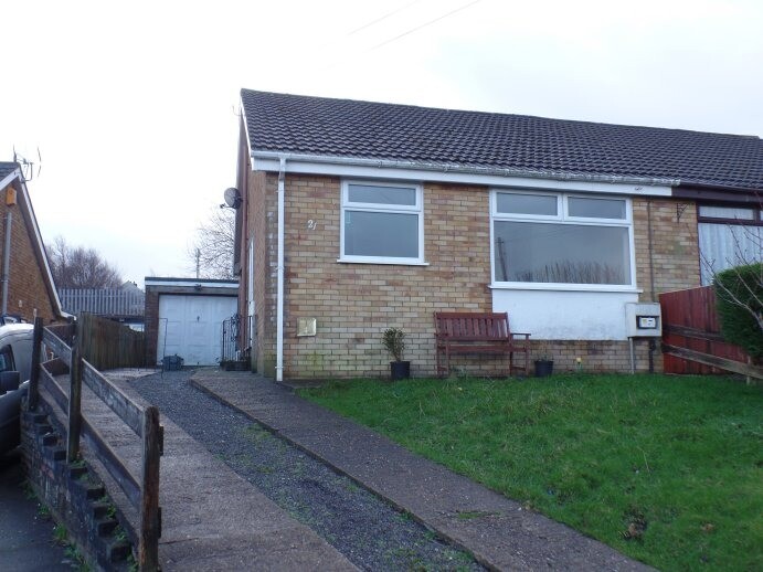 2 bed unfurnished bungalow in Morriston. No deposit but good quality