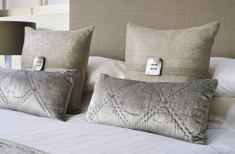 Kelly Hoppen 'Harmony' Designer King Size White Duvet Cover 100 Cotton