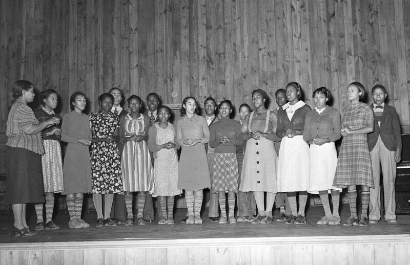 1938  Glee Club, Lakeview Proj. AR Old Photo 11" x 17" Reprint