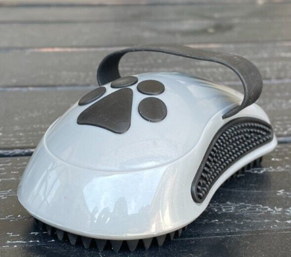 FURminator Curry Comb with Rubber Teeth for Short and Medium