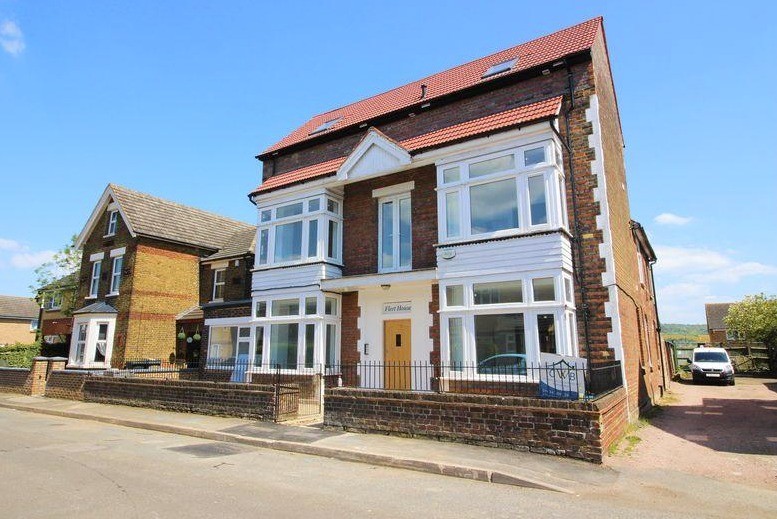 Brand new modern One bedroom flat available immediately for single